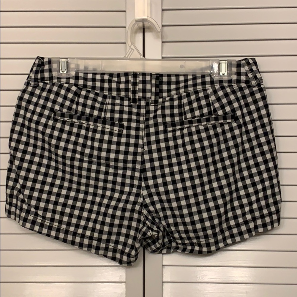 Old Navy black & white shorts